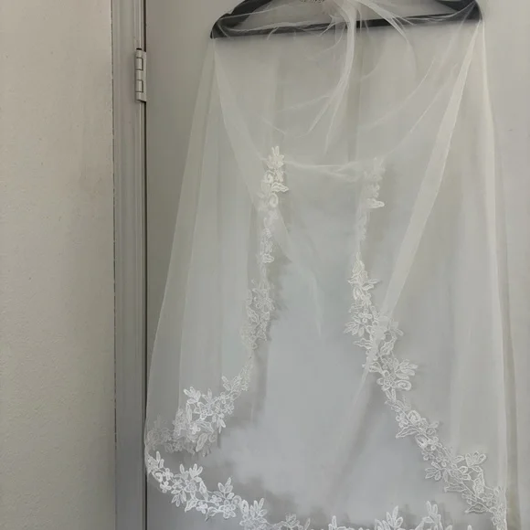 Bridal kit: White Bride Robe + Short Veil - Picture 6 of 14